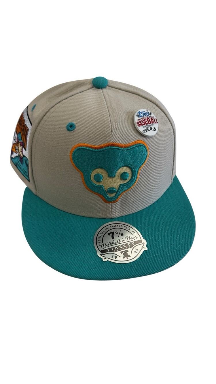 Mitchell & Ness Chicago Cubs Bear Logo Fitted Hat 7 3/8 Pink UV Topps Patch NWT
